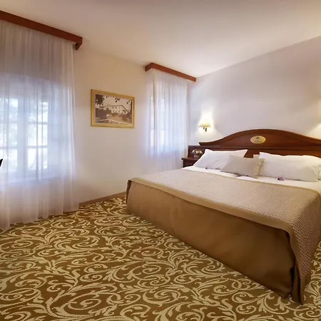 Hotel Convent - & Adria 4*