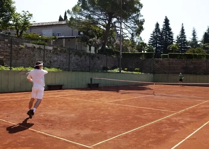 Convent - & Adria 4*